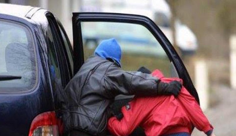 مواطنون يحبطون محاولة اختطاف طفلة على متن سيارة بتيارت