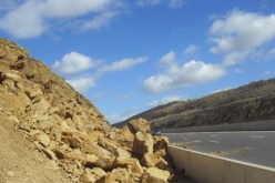 انهيار أرضي على الطريق السيار في تلمسان