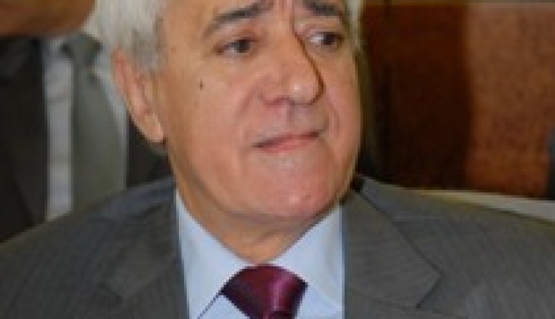 الصحافة وراء هروب المستثمرين من الجزائر