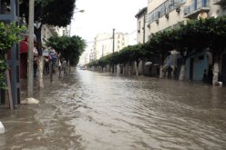 أمطار طوفانية تعزل لفترة محدودة عدة قرى بضواحي مدينة إيليزي