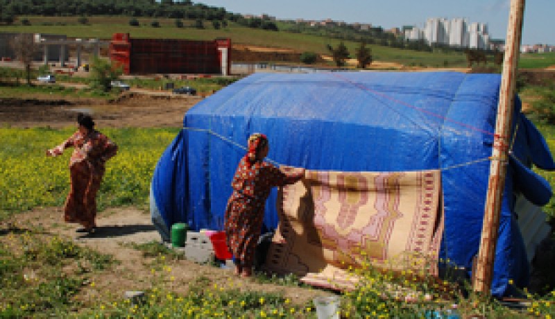 عائلات زلزال لعلام ببجاية بين مطرقة الظروف القاسية وسندان رحمة الخيام