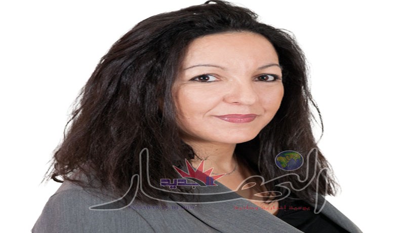 جزائريـة تعتنق المسيحية وتُعيّن مديرة لديوان زعيمة اليمين الفرنسي المتطرّف