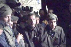 إرهابيون يتسلّلون إلى قرية ويصفون نساءها بالفاسقات