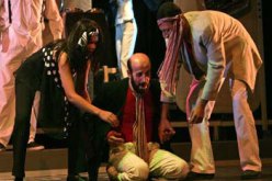 جمهور ورقلة يستمتع بمسرحية “موقف إجباري”