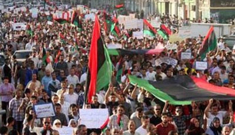 مظاهرة ليبية للمطالبة ببرلمان جديد وتغيير الحكومة