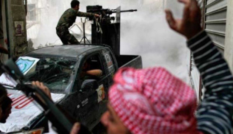 المعارضة السورية تقصف منطقة يسيطر عليها مقاتلون إسلاميون في حلب