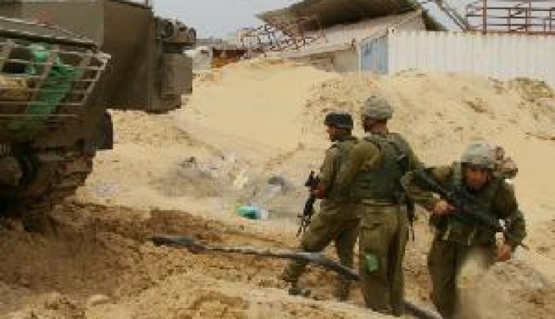 مجهولون يقتحمون قاعدة عسكرية شمال اسرائيل ويسرقون 4 قطع اسلحة بالقوة