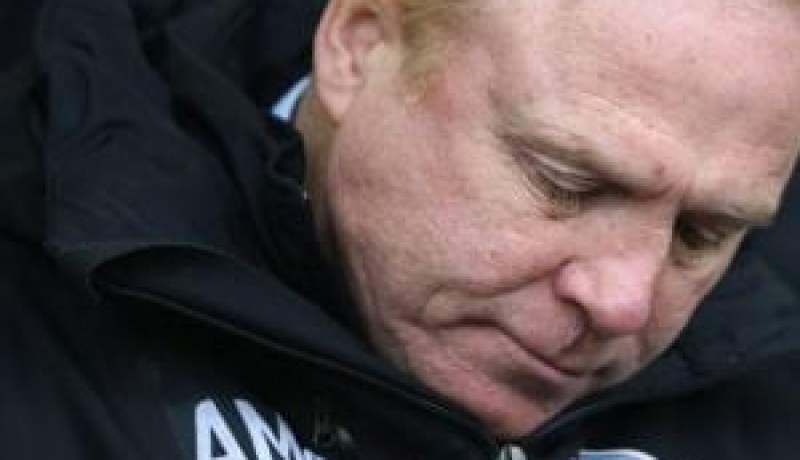 أستون فيلا الانجليزي يقيل مدربه ماكليش