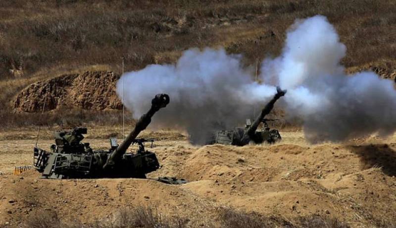 جيش الاحتلال الإسرائيلي يقصف مواقع لحماس في قطاع غزة
