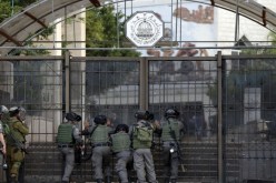 جيش الاحتلال الإسرائيلي يقتحم حرم جامعة القدس ويدمر محتوياتها