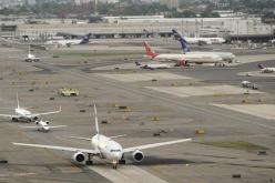 طائرات”مسيرة” تعلق رحلات أكبر مطار أمريكي