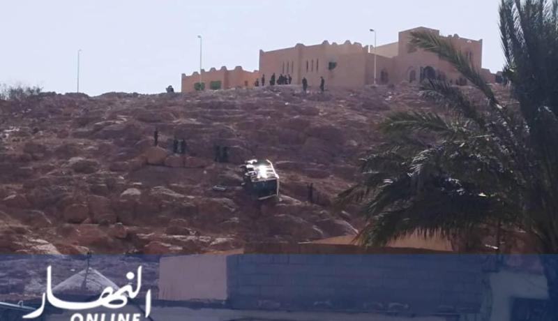 بالصور.. سقوط شاحنة للدرك الوطني من الجبل بغرداية