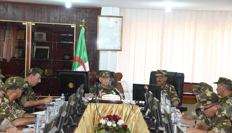 قايد صالح: ” لا خوف على وطن يتشبع أفراد جيشه بقيم تاريخهم الوطني”