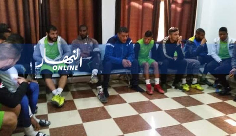 بالصور.. لاعبو “نادي تقرت” يحتجون ويرفضون التنقل لمواجهة نجم القليعة