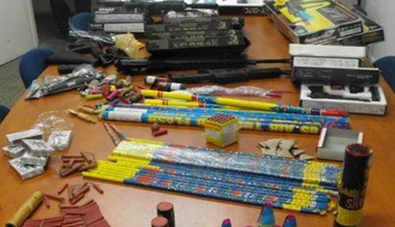 حجز 3 حاويات من الالعاب النارية بميناء الجزائر