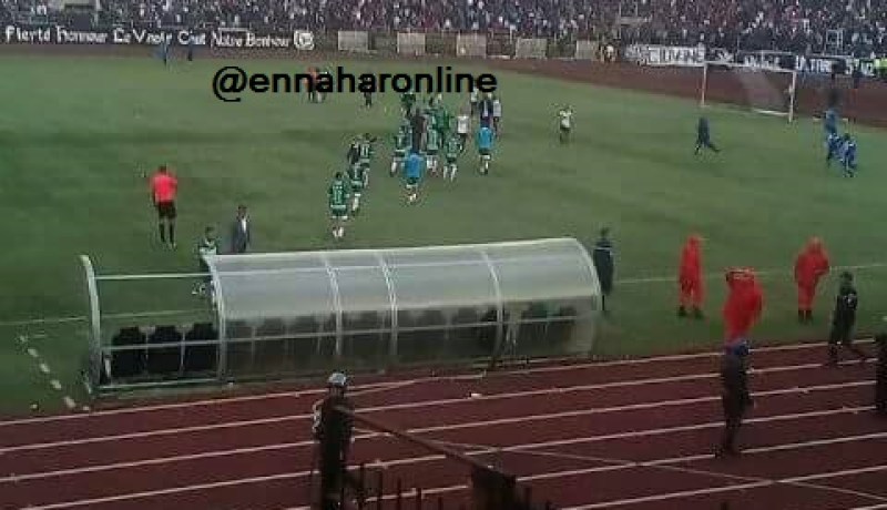 “خالوطة” بملعب سكيكدة والمباراة تتوقف للمرة الثانية !