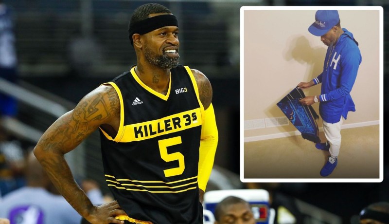 نجم كرة السلة الأمريكية “ستيفن جاكسون” يشهر إسلامه