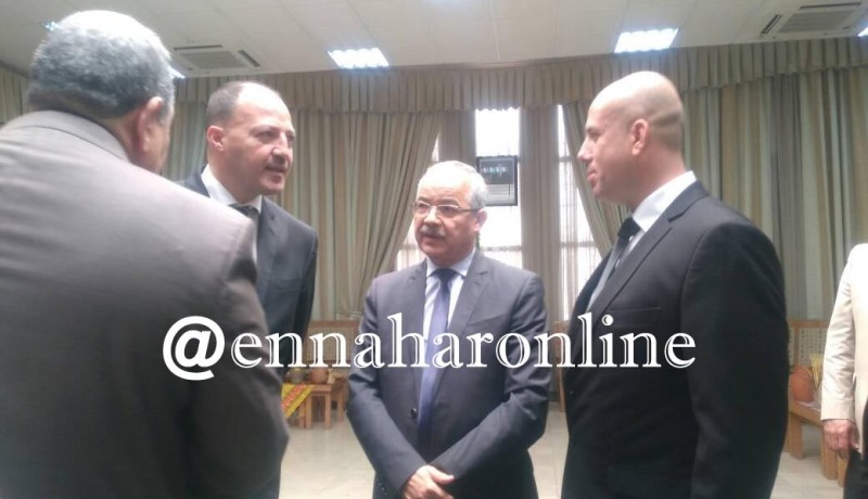بالفيديو ..ملاّل يستقبل حطاب في تيزي وزو بقميص شبيبة القبائل