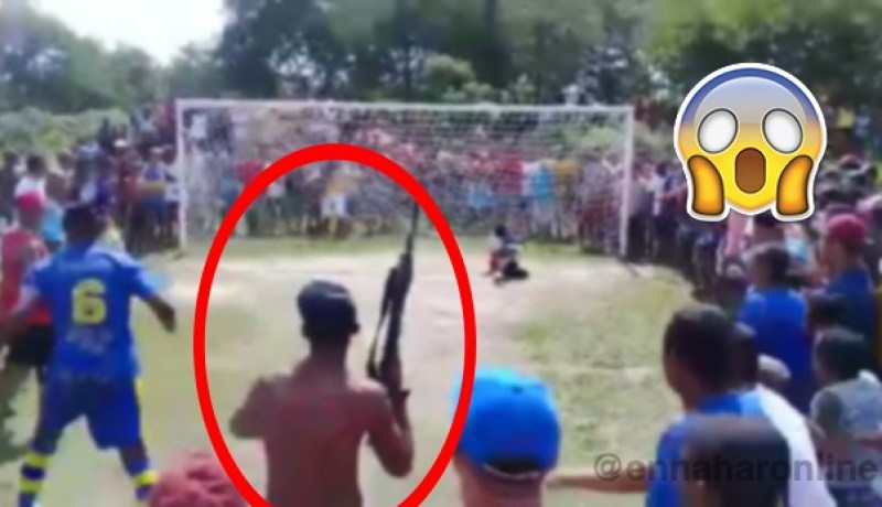 بالفيديو.. ضربة جزاء تحت تهديد السلاح !