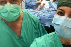 سيلفي.. وركبة غولام خلفي !