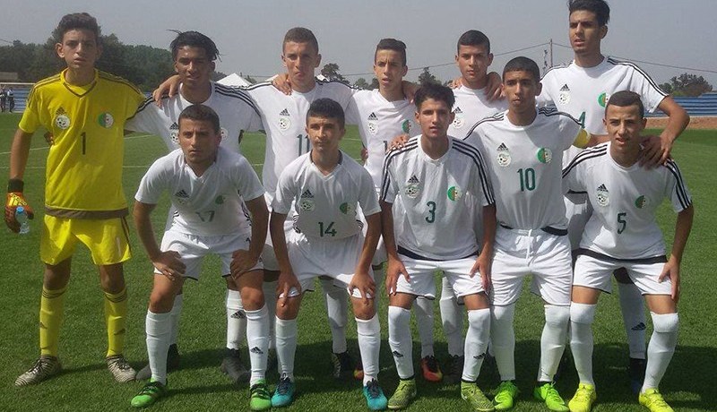 منتخب أقل من 15 سنة بأقمصة مختلفة !