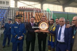 بالصور ..زطشي ووالي قسنطينة يمنحان درع بطولة الرديف لنادي بارادو