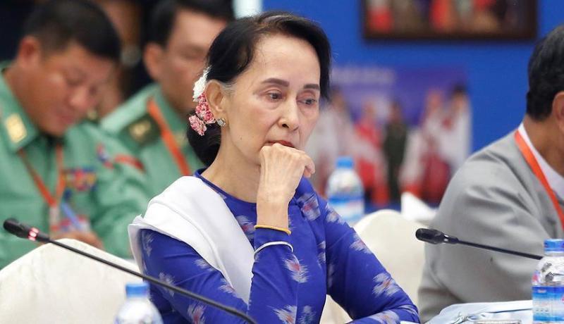 باريس تسحب لقب “مواطنة شرف” من زعيمة ميانمار