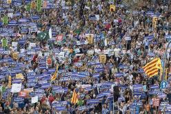 نصف مليون مشارك في مسيرة “لسنا خائفين” ببرشلونة