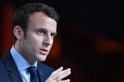 ماكرون يشيد بقرارات بوتفليقة ويدعو إلى مرحلة إنتقالية بمدة معقولة