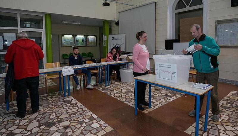 أزيد من 3 ملايين شخص يتوجهون لصناديق الإقتراع بالبوسنة لإختيار رئيس للبلاد