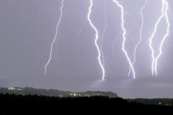 أمطار رعدية ورياح على كافة المناطق الوسطى والشرقية للوطن