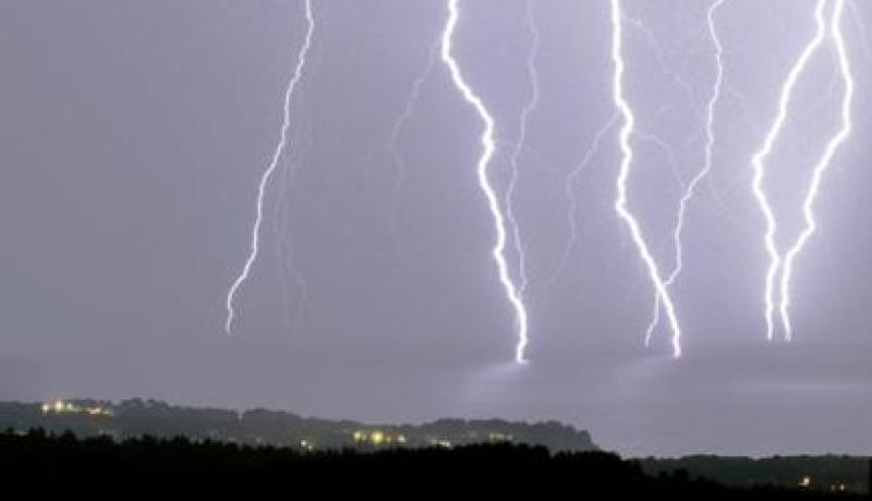 أمطار رعدية ورياح على كافة المناطق الوسطى والشرقية للوطن