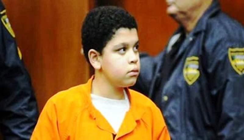 طفل عمره ‮21 ‬سنة‮ ‬يواجه السجن المؤبد