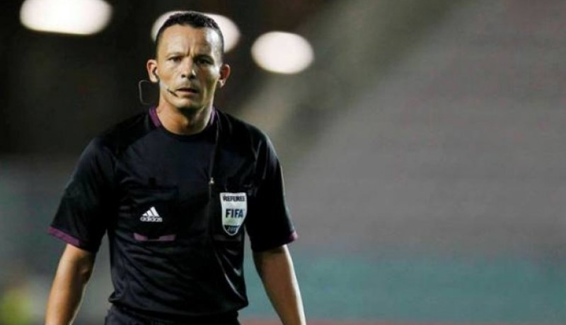 حيمودي لـ«النهار»: «عبيد شارف أخطأ وعلى الجزائريين دعمه للتألق في مونديال الأندية»