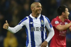 “براهيمي” يُنافس لاعب برازيلي على هذا اللقب !