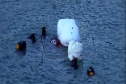 بالفيديو انتشال جثتي الضحيتين الآخرين في حادث سد تاكسبت بتيزي وزو