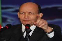 وزير النقل يؤكد بتندوف تعميم برامج التنمية على مناطق الوطن دون تمييز