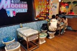 مطعم تايواني يقدم مأكولات ومشروبات في المراحيض