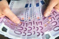 ايقاف تداول الأوراق النقدية بقيمة 500 أورو ابتداءً من اليوم