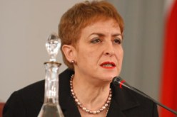 خليدة تعاني من أزمة سكن