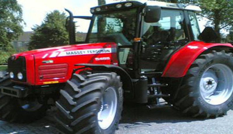 جرّار فلاحي‮ ‬يصدم حافلة نقل ويخلّف ‮11 ‬جريحا‮  ‬بمعسكر