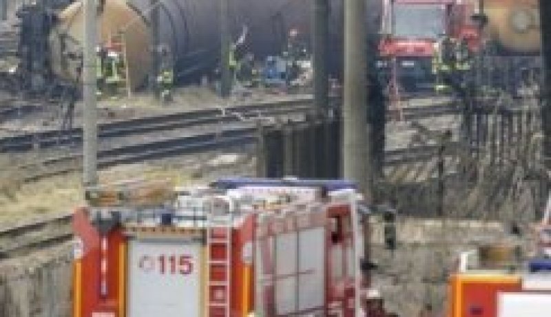 مقتل 7 و إصابة 30 أخرين في خروج قطار عن مساره بإيطاليا