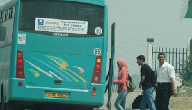 في ظل الحرب الكلامية الساخنة بين الشركاء عن شرعية الزيادة في تسعيرة النقل:مواطنو الجهة الشرقية لبجاية يهددون بالإضراب العام والنزول إلى الشارع