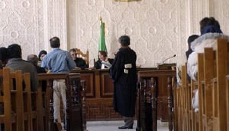 رآه يتحرش بأخته فأشبعه ضربا ثم دخل السجن