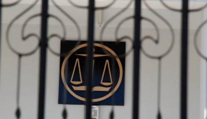 مشاريع سكنية وصفقات تجارية خاسرة.. ورجال أعمال بحسابات بنكية فارغة