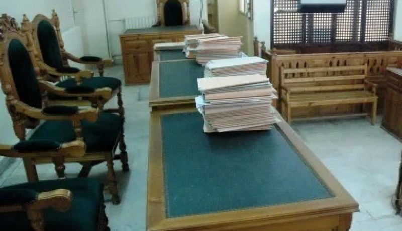 مسيرة شركة واب فارم للأدوية تقاضي موظفيها وتتهمهم بالخيانة