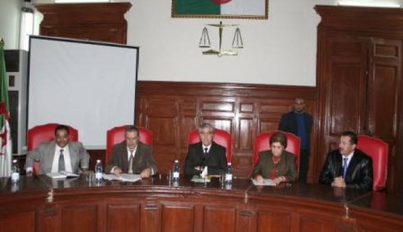 أب وابنه يستغلان سذاجة طفلة لممارسة الجنس عليها مقابل دنانير في سطيف