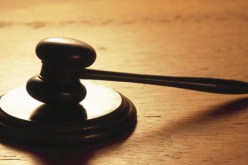 ربّ‮ ‬عائلة‮ ‬يطرد أولاده من المنزل لأن زوجته رفضت العمل في‮ ‬مطعمه