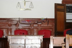 موظفة ببلدية جسر قسنطينة وبائعة‮ ‬محاجب‮ ‬تقودان شبكة احتيال