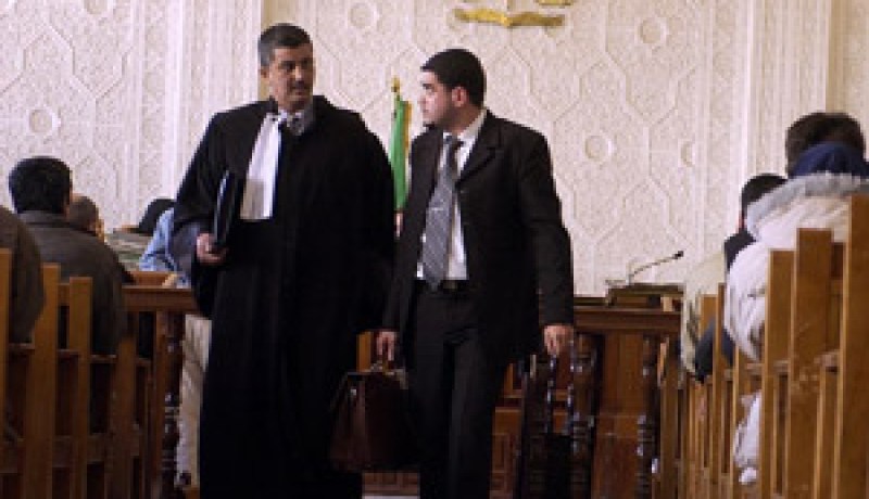 وجه له طعنة قاتلة ولم يسعفه إلا تدخل المارة:10 سنوات سجنا لمختل عقليا حاول قتل أحد أصدقائه